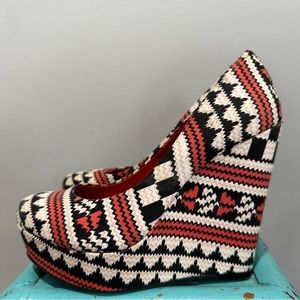 Gianni Bini Aztec Pattern Wedge Platform Shoes Size 6